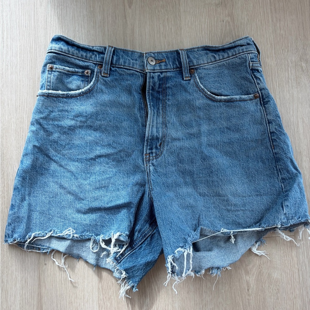 Abercrombie & Fitch Dad High Rise Short